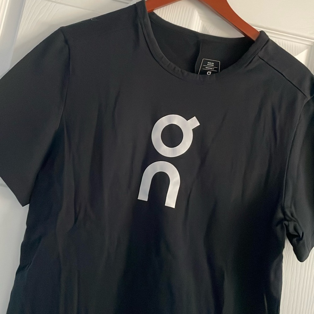 Men’s Large Graphic T - On